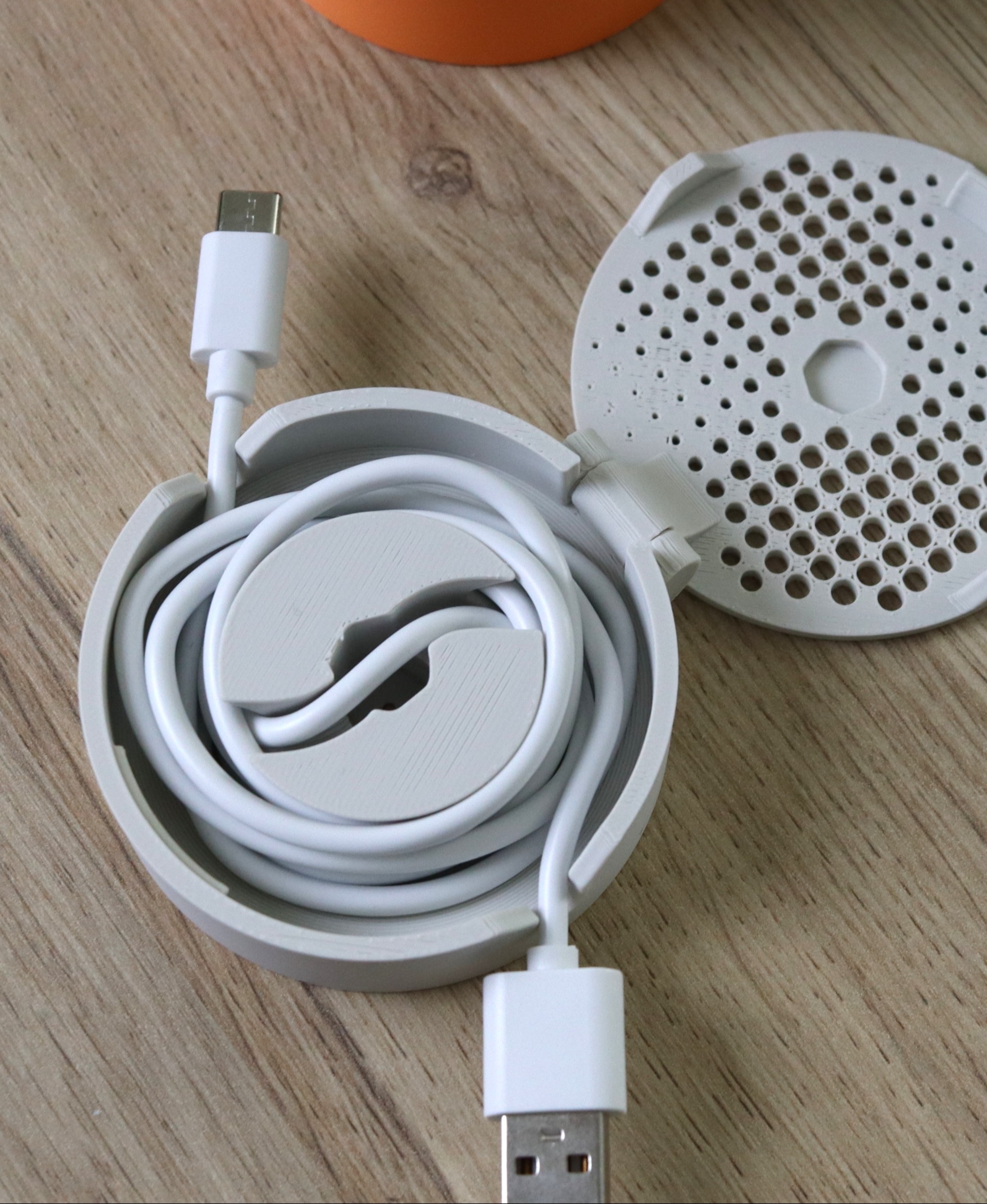 Portable Magnetic Cable Winder - Image 2